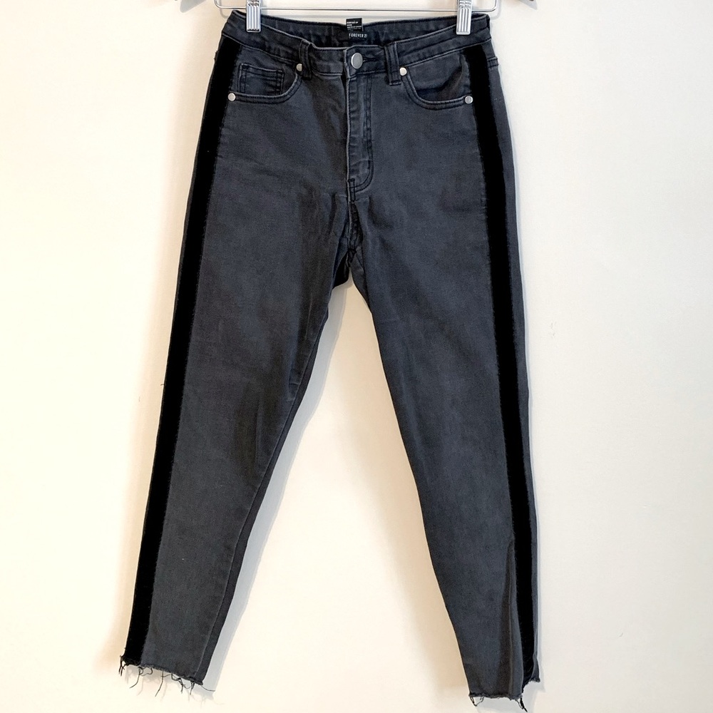 Forever 21 Black Velvet Side Stripe Skinny Jeans in Size 27